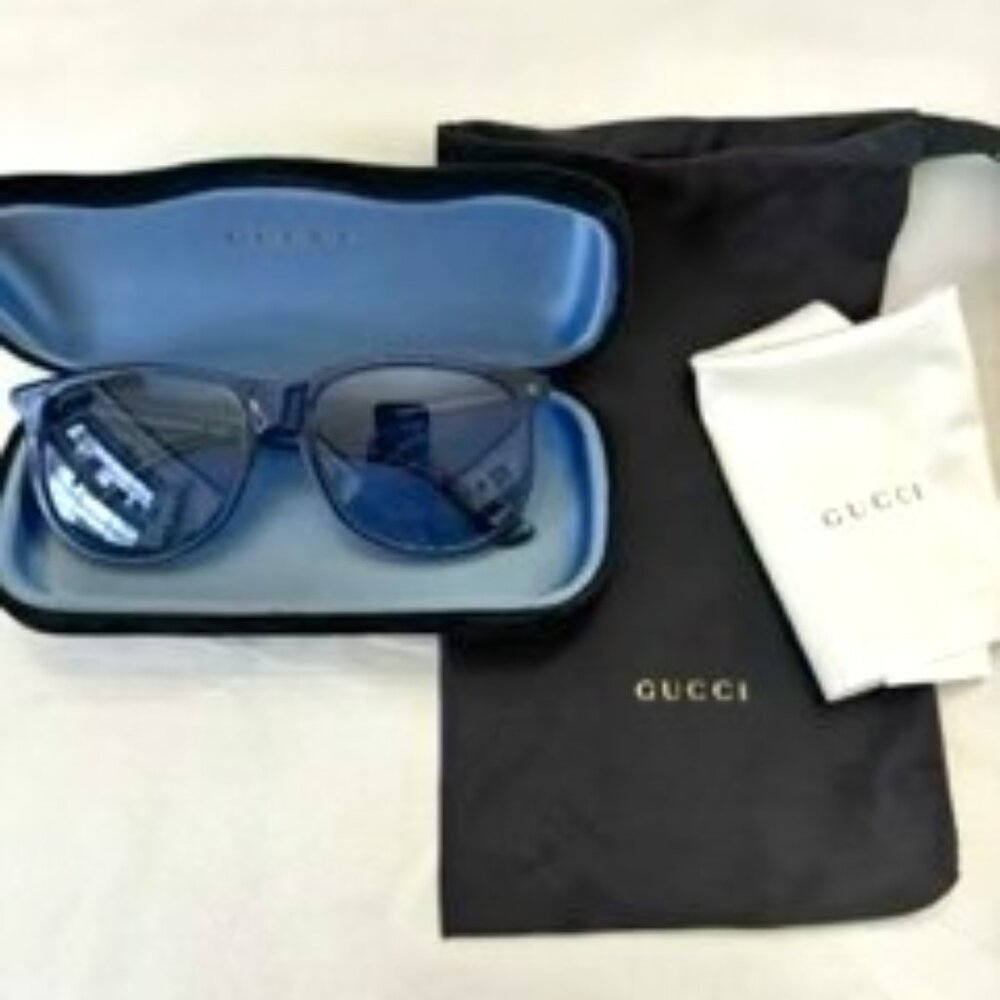 Gucci sunglasses GG0263S in deep blue with black velvet case Unisex